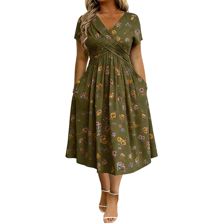 Sukienka w kwiaty z dekoltem w serek – Elegancki letni look